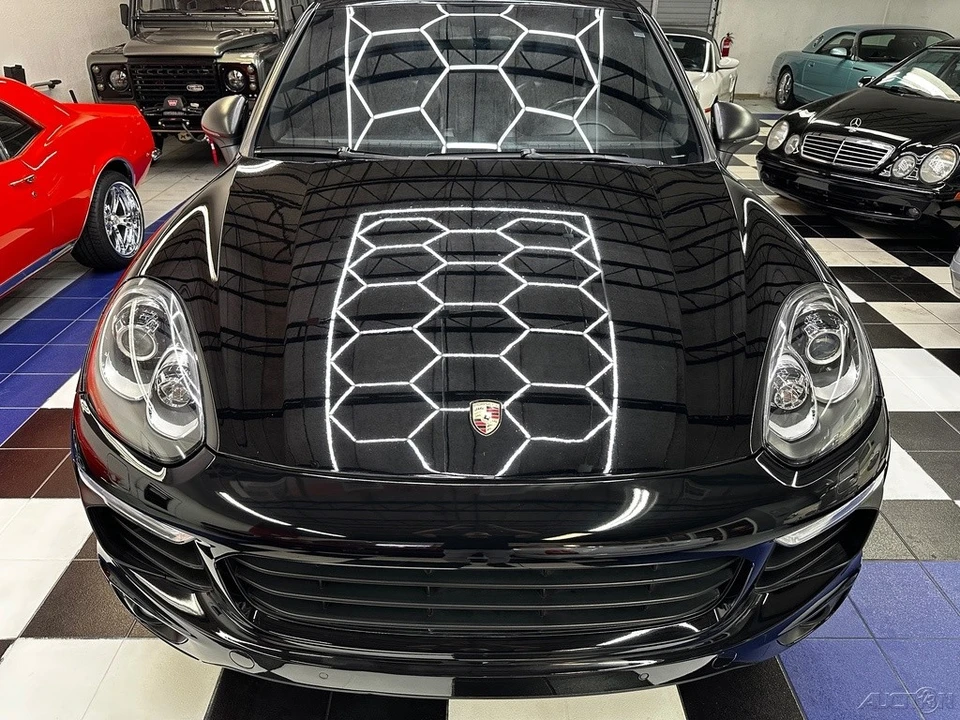 2017 Porsche 958 Cayenne - Image 6 of 24