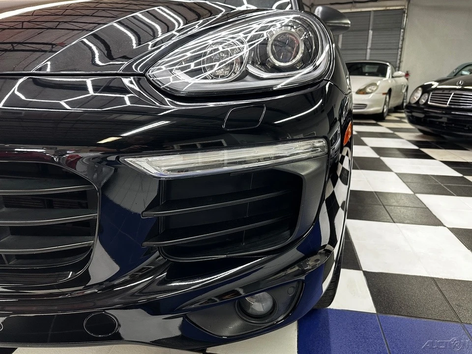 2017 Porsche 958 Cayenne - Image 11 of 24