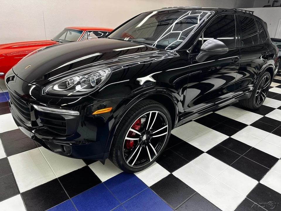 2017 Porsche 958 Cayenne - Image 10 of 24