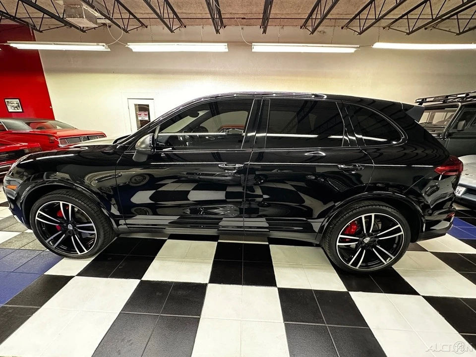 2017 Porsche 958 Cayenne - Image 19 of 24