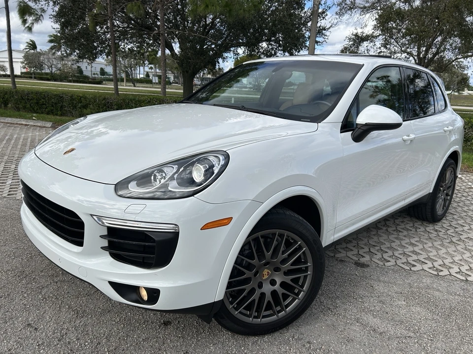 2017 Porsche 958 Cayenne - Image 9 of 21