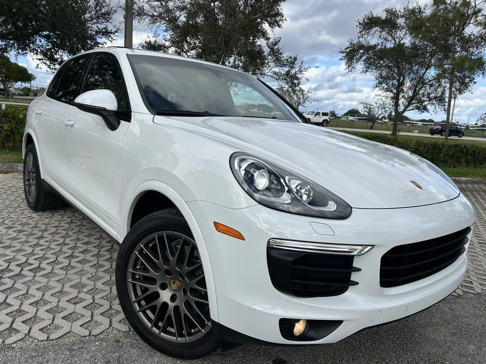 2017 Porsche 958 Cayenne - Image 2 of 21