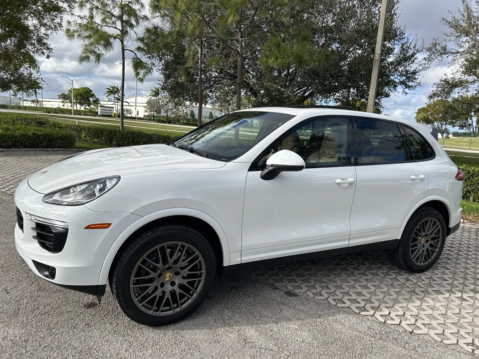 2017 Porsche 958 Cayenne - Image 15 of 21