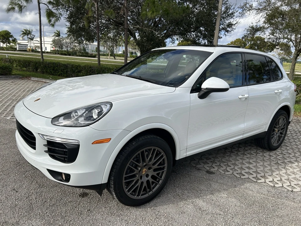2017 Porsche 958 Cayenne - Image 14 of 21