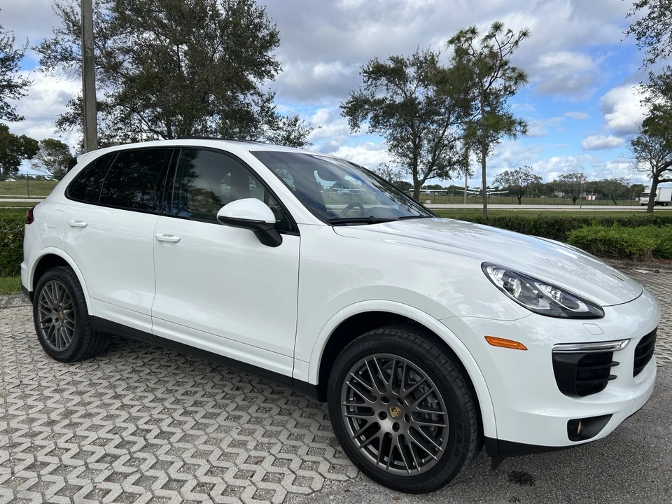 2017 Porsche 958 Cayenne - Image 5 of 21