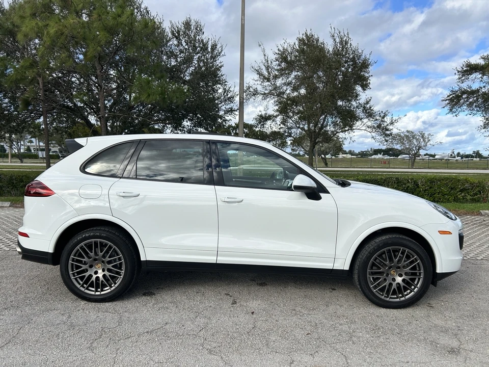 2017 Porsche 958 Cayenne - Image 17 of 21