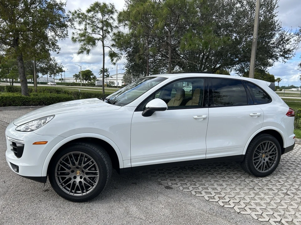 2017 Porsche 958 Cayenne - Image 12 of 21