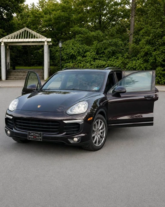 2017 Porsche 958 Cayenne - Image 2 of 13