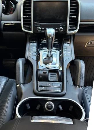 2017 Porsche 958 Cayenne S - Image 13 of 14