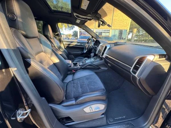 2017 Porsche 958 Cayenne - Image 11 of 15