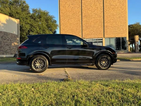 2017 Porsche 958 Cayenne - Image 4 of 15