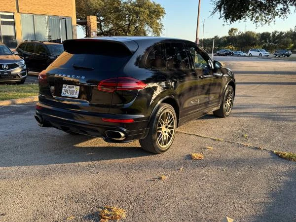 2017 Porsche 958 Cayenne - Image 5 of 15