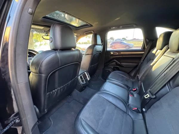 2017 Porsche 958 Cayenne - Image 10 of 15