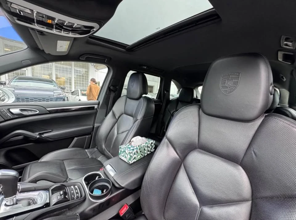 2017 Porsche 958 Cayenne - Image 9 of 20
