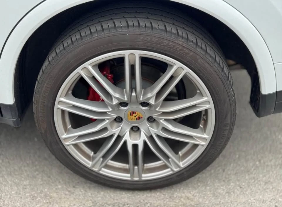 2017 Porsche 958 Cayenne - Image 8 of 20