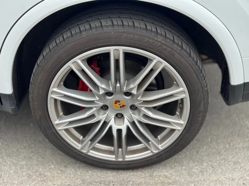 2017 Porsche 958 Cayenne - Image 8 of 20