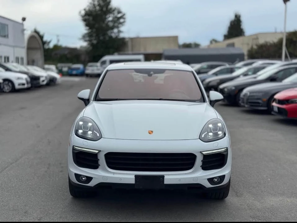 2017 Porsche 958 Cayenne - Image 2 of 20