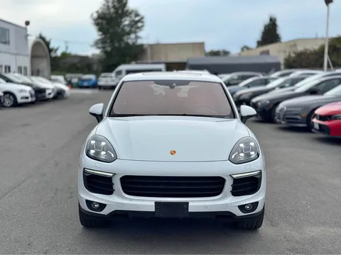 2017 Porsche Cayenne Platinum