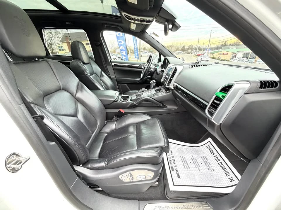 2017 Porsche 958 Cayenne - Image 8 of 9