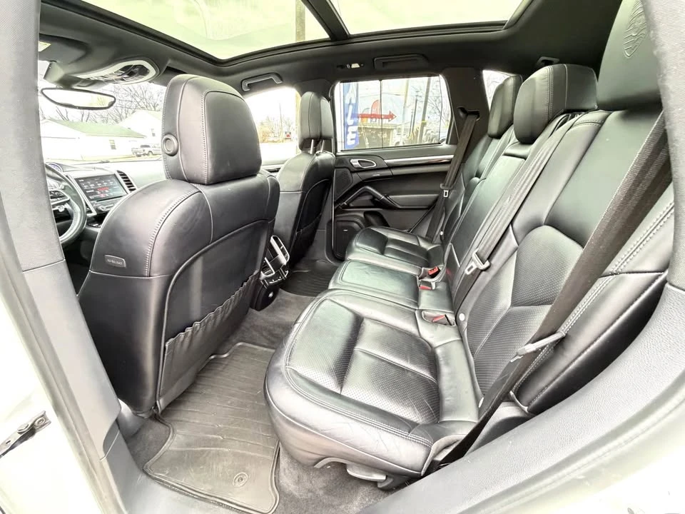 2017 Porsche 958 Cayenne - Image 9 of 9