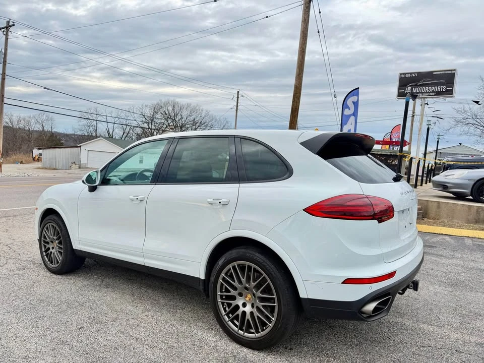 2017 Porsche 958 Cayenne - Image 3 of 9