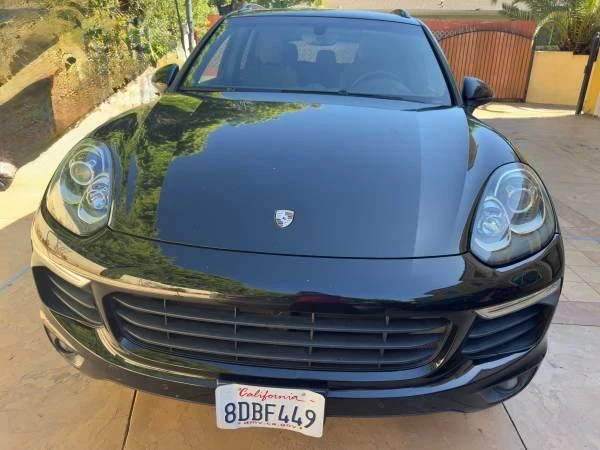 2017 Porsche 958 Cayenne - Image 2 of 3