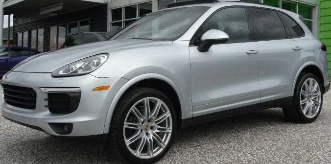 2017 Porsche 958 Cayenne - Image 2 of 5