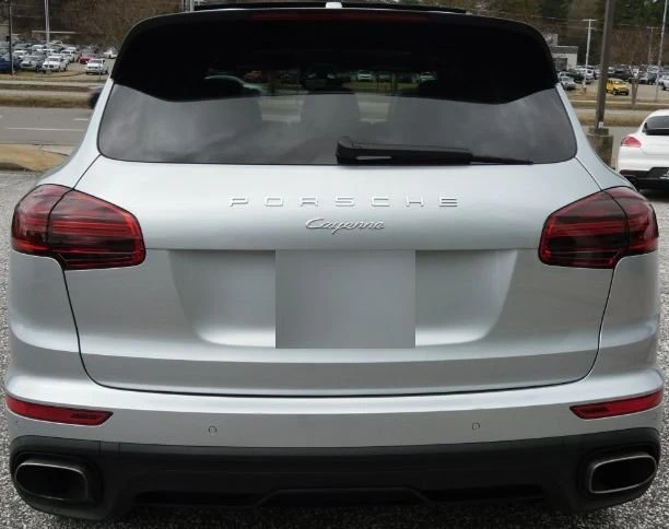 2017 Porsche 958 Cayenne - Image 3 of 5