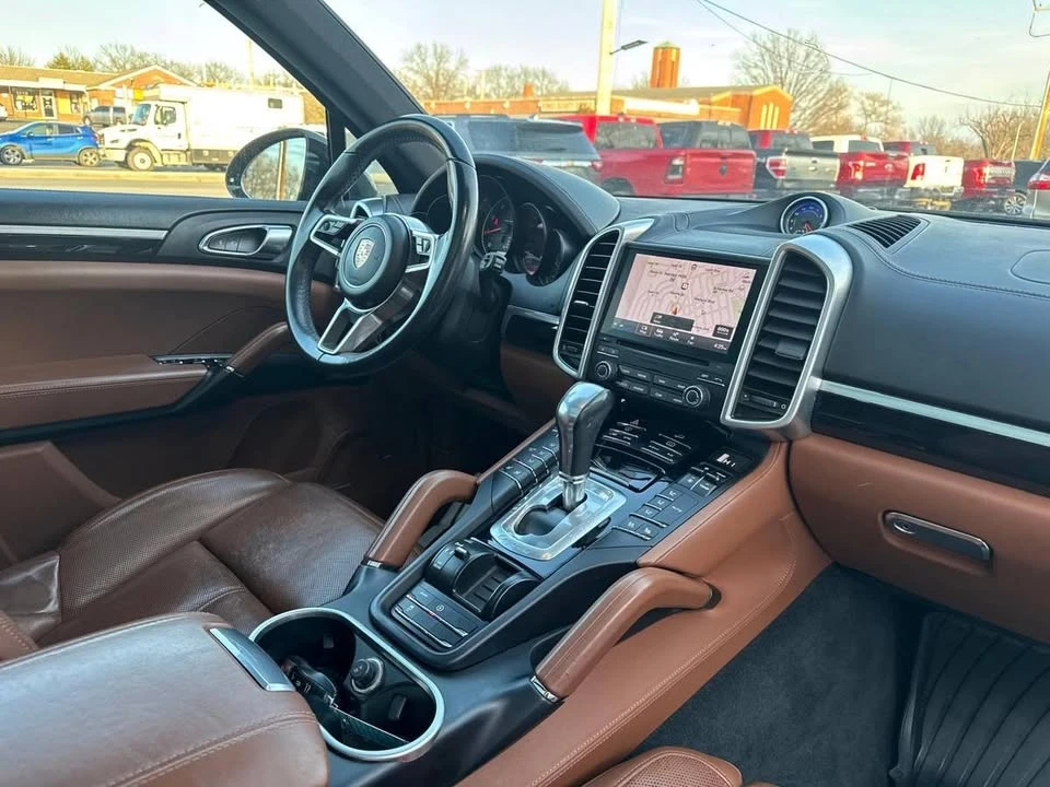 2017 Porsche 958 Cayenne - Image 13 of 20