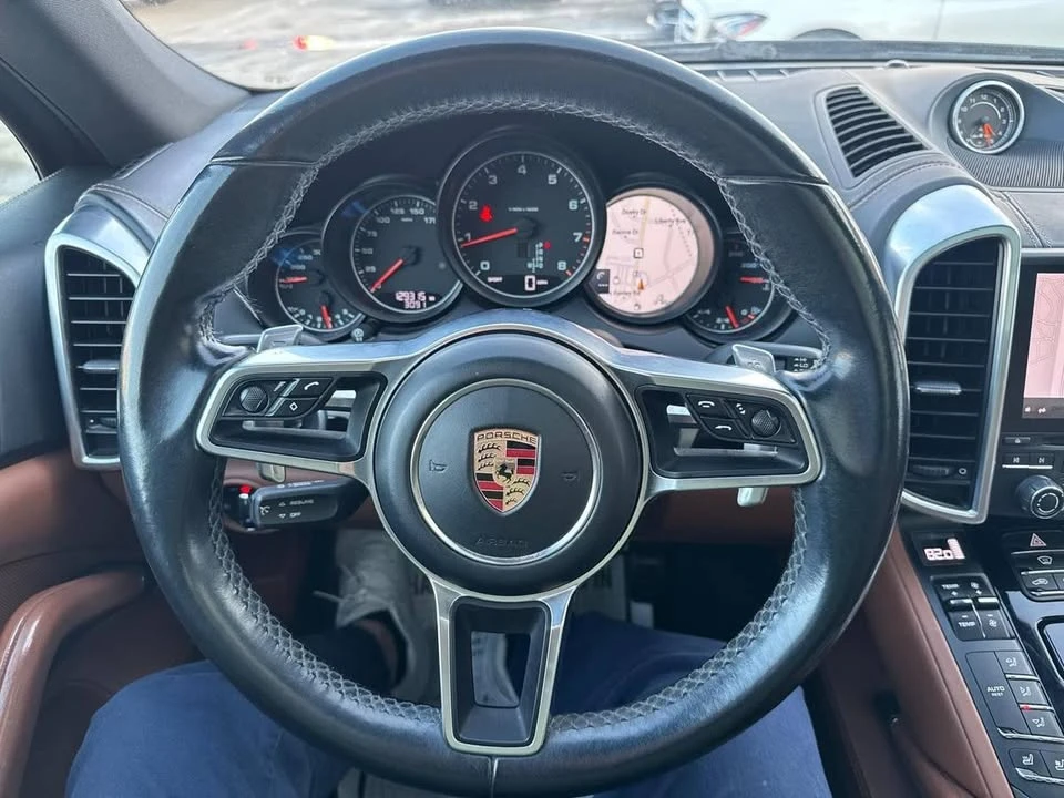 2017 Porsche 958 Cayenne - Image 16 of 20