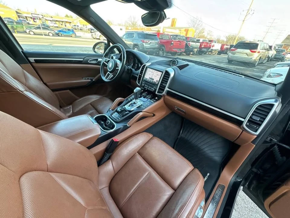 2017 Porsche 958 Cayenne - Image 12 of 20