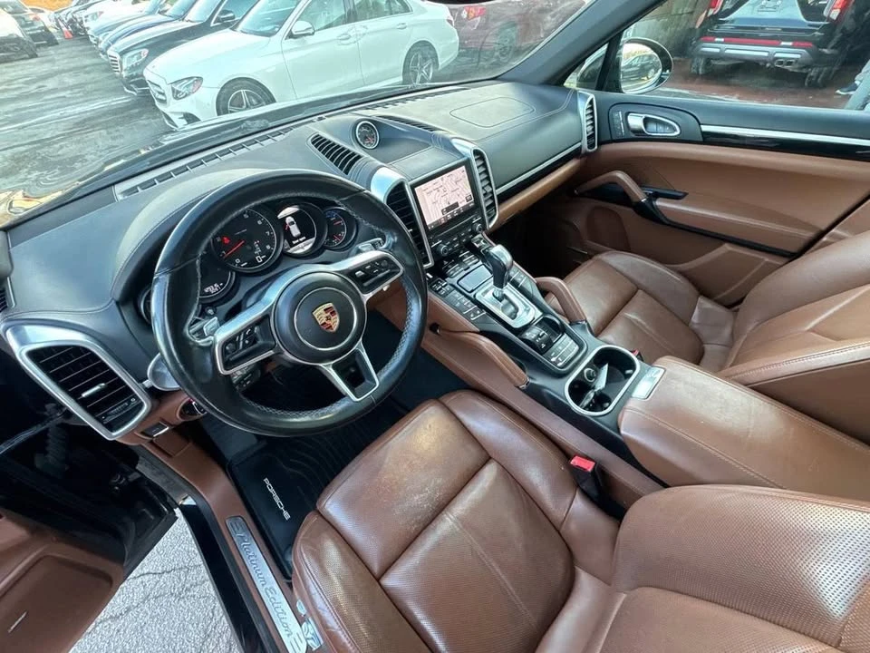 2017 Porsche 958 Cayenne - Image 9 of 20