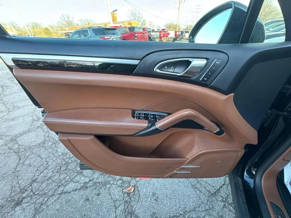 2017 Porsche 958 Cayenne - Image 10 of 20
