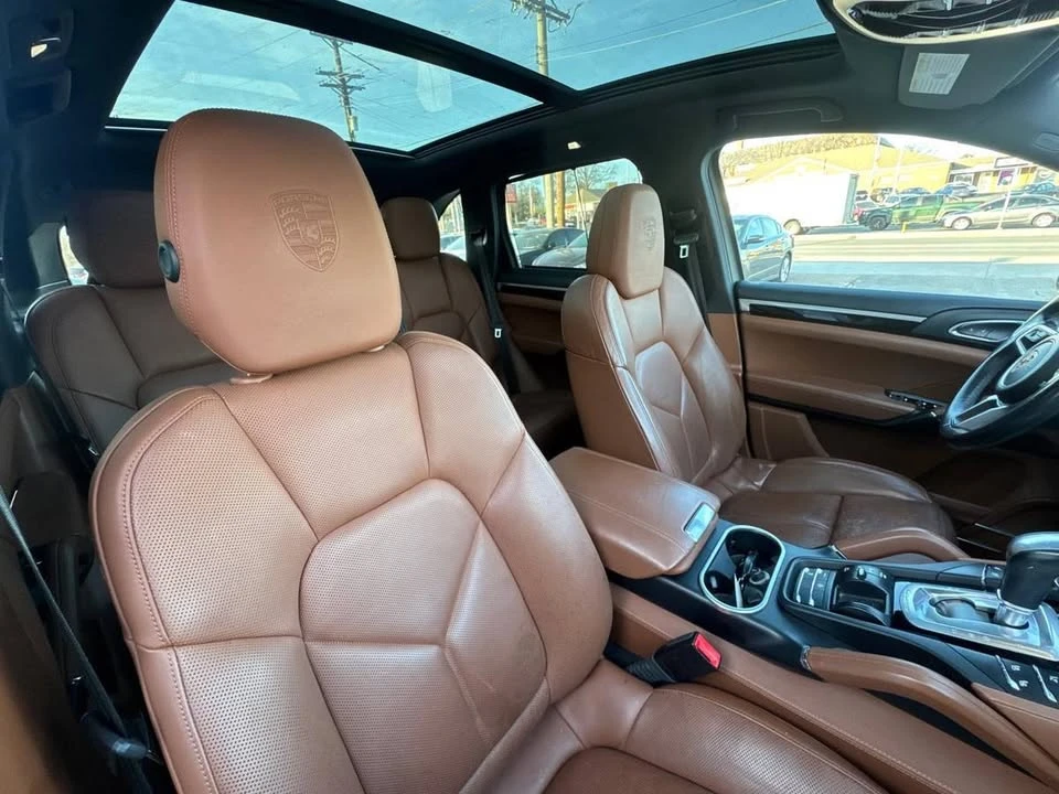 2017 Porsche 958 Cayenne - Image 11 of 20