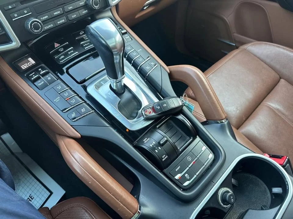 2017 Porsche 958 Cayenne - Image 19 of 20