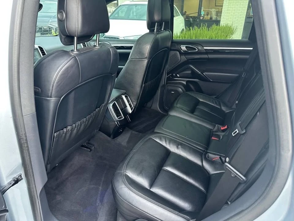 2017 Porsche 958 Cayenne - Image 10 of 20