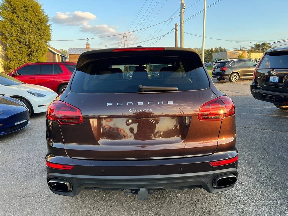 2017 Porsche 958 Cayenne - Image 5 of 8