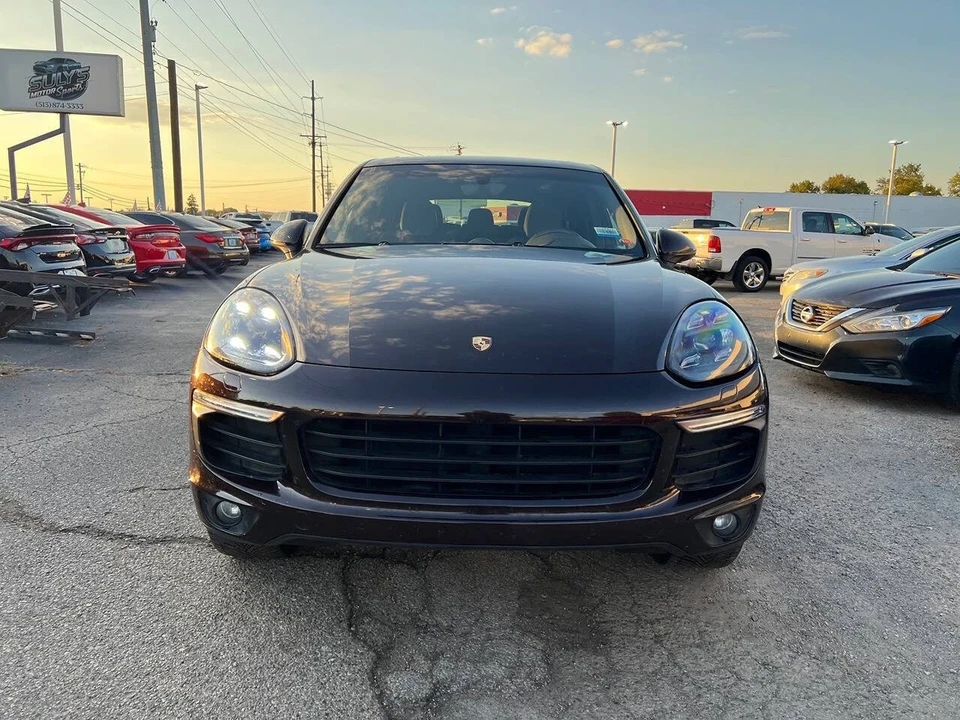 2017 Porsche 958 Cayenne - Image 2 of 8