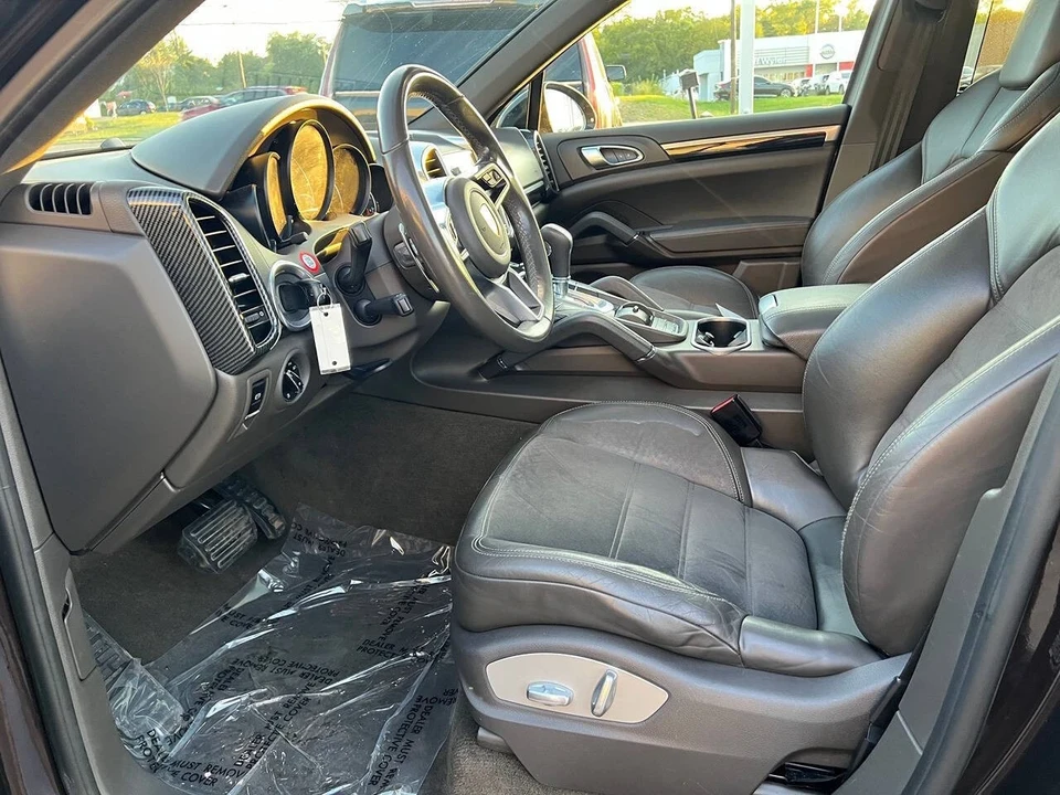 2017 Porsche 958 Cayenne - Image 7 of 8