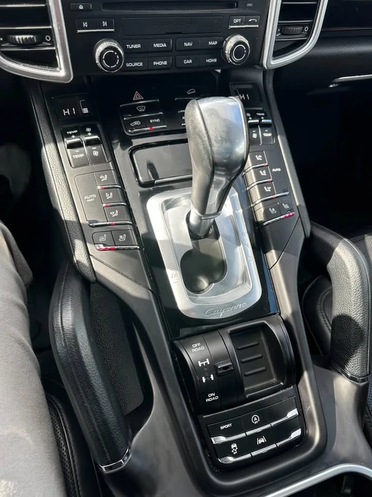 2017 Porsche 958 Cayenne - Image 17 of 20