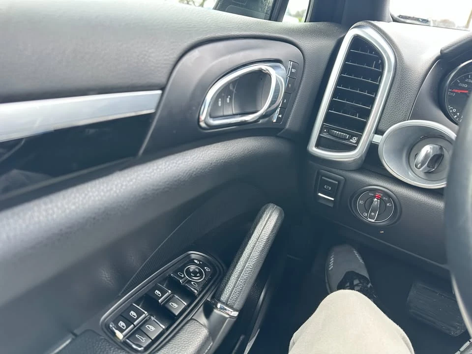 2017 Porsche 958 Cayenne - Image 13 of 20