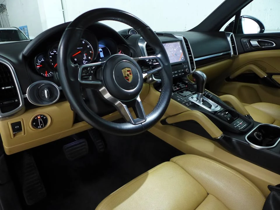 2017 Porsche 958 Cayenne - Image 7 of 20
