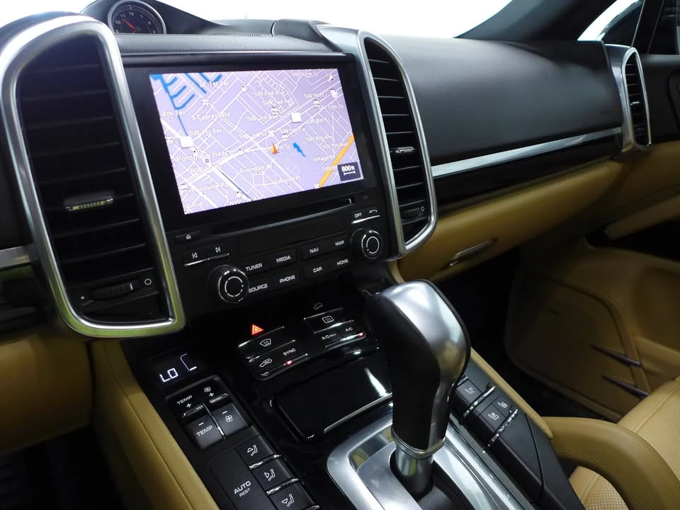2017 Porsche 958 Cayenne - Image 8 of 20