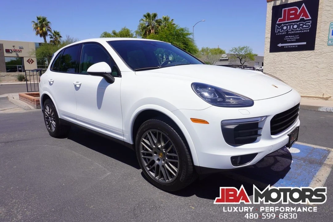 2017 Porsche 958 Cayenne - Image 2 of 12