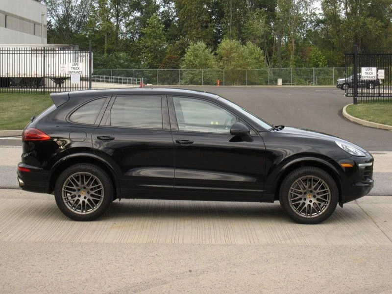 2017 Porsche 958 Cayenne - Image 9 of 12