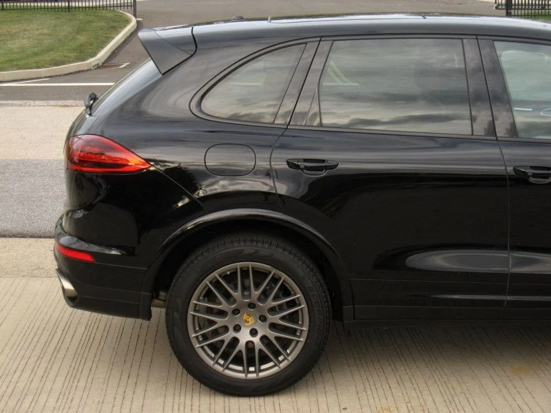 2017 Porsche 958 Cayenne - Image 11 of 12