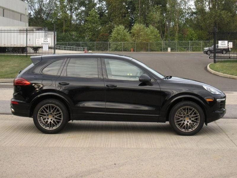 2017 Porsche 958 Cayenne - Image 9 of 12