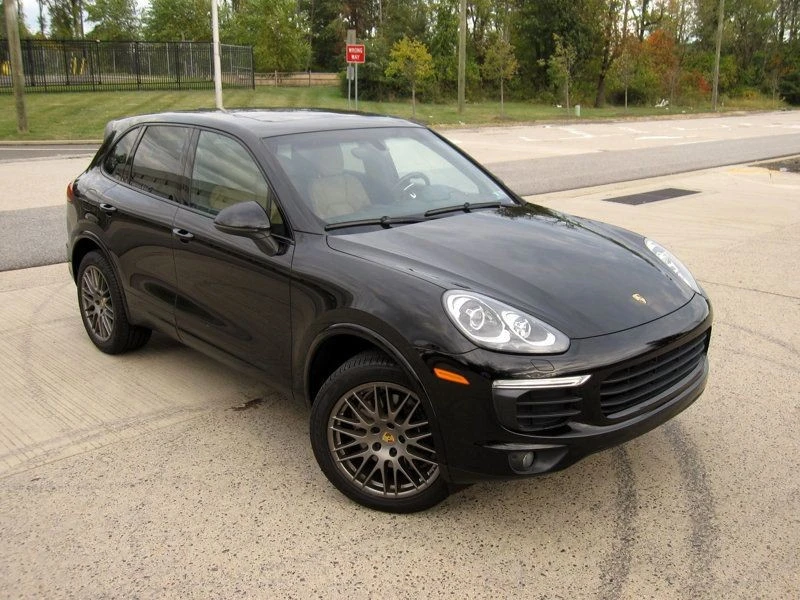 2017 Porsche 958 Cayenne - Image 2 of 12