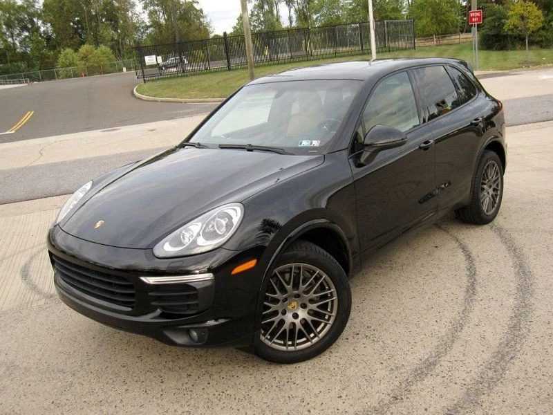 2017 Porsche 958 Cayenne - Image 4 of 12
