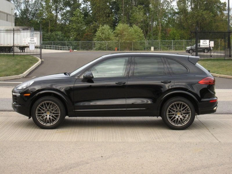 2017 Porsche 958 Cayenne - Image 6 of 12